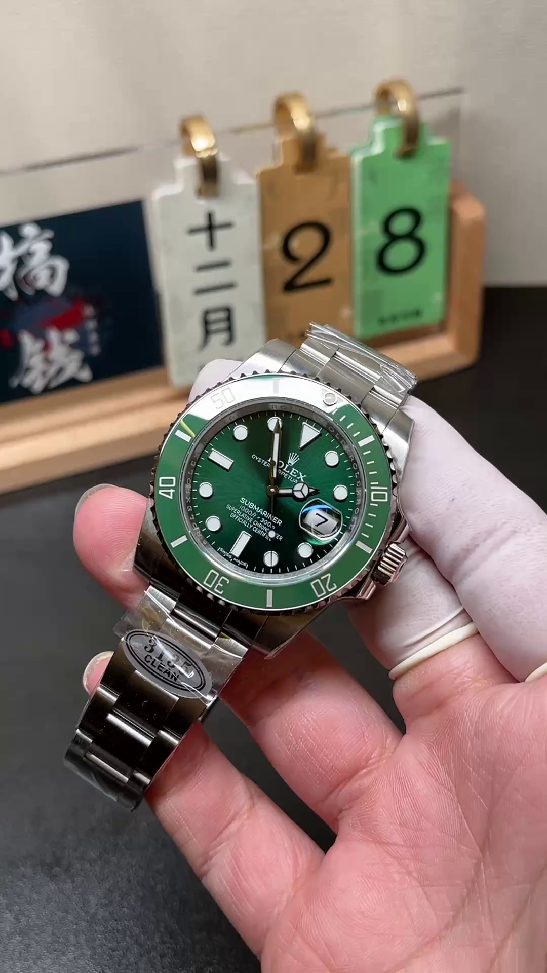 Rolex Submariner Date 116610LV Stainless Steel Oyster 40MM Green Dial Mens Replica Watch - QualitySwissReplica