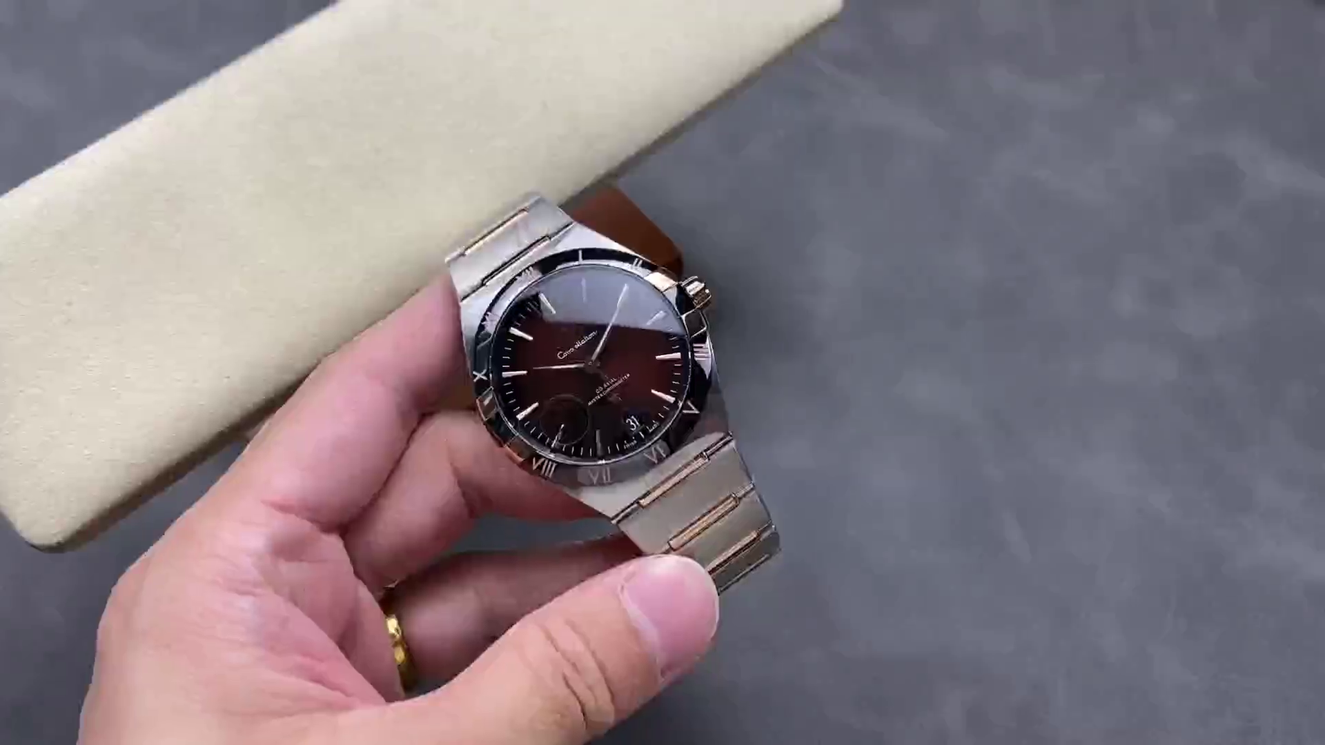 Omega Constellation 131.20.41.21.13.001 Replica Luxury Men's 41mm Two-Tone Watch - QualitySwissReplica