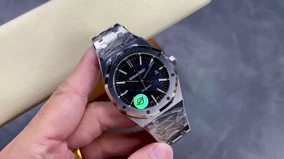 AP Royal Oak 41mm Black Dial 15400ST.OO.1220ST.01 Replica AP3126 Automatic - QualitySwissReplica