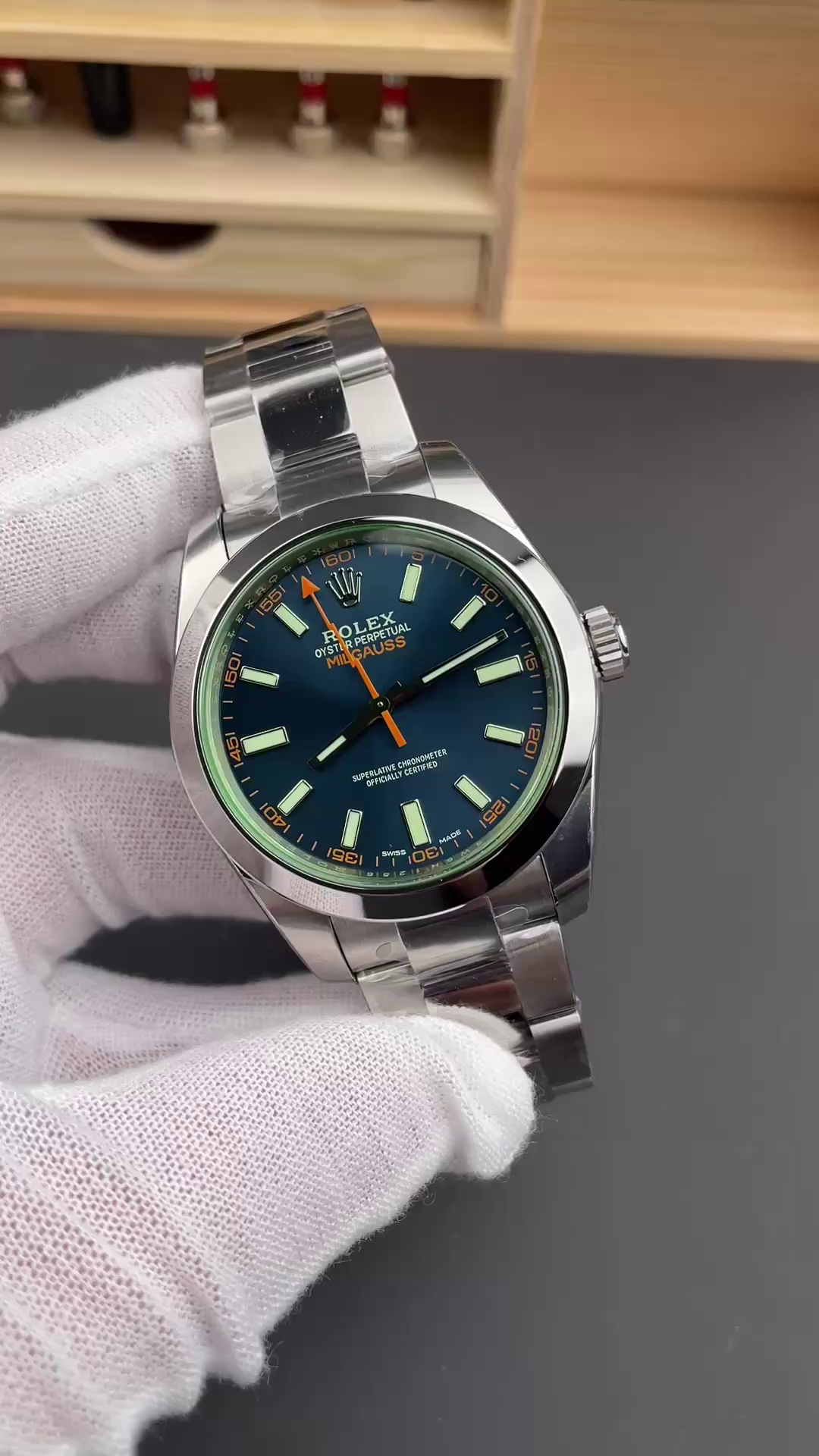 Rolex Milgauss 116400GV-0001 Stainless Steel Black Dial 40MM Mens Replica Watch - QualitySwissReplica
