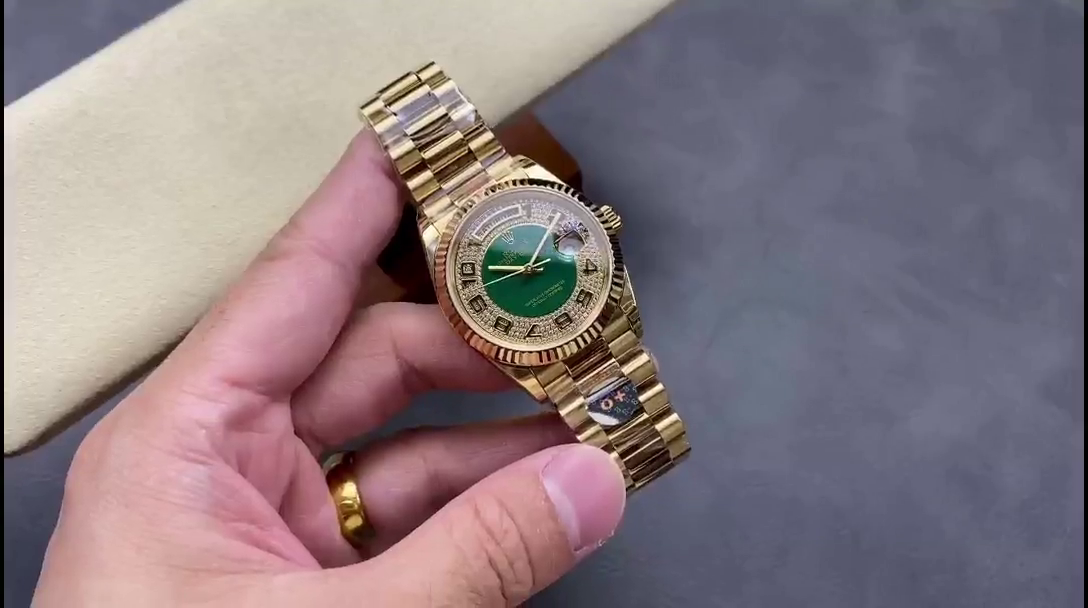 Rolex Day-Date 118238 Yellow Gold Green Diamond Pave Dial 36mm Unisex Replica Watch - QualitySwissReplica