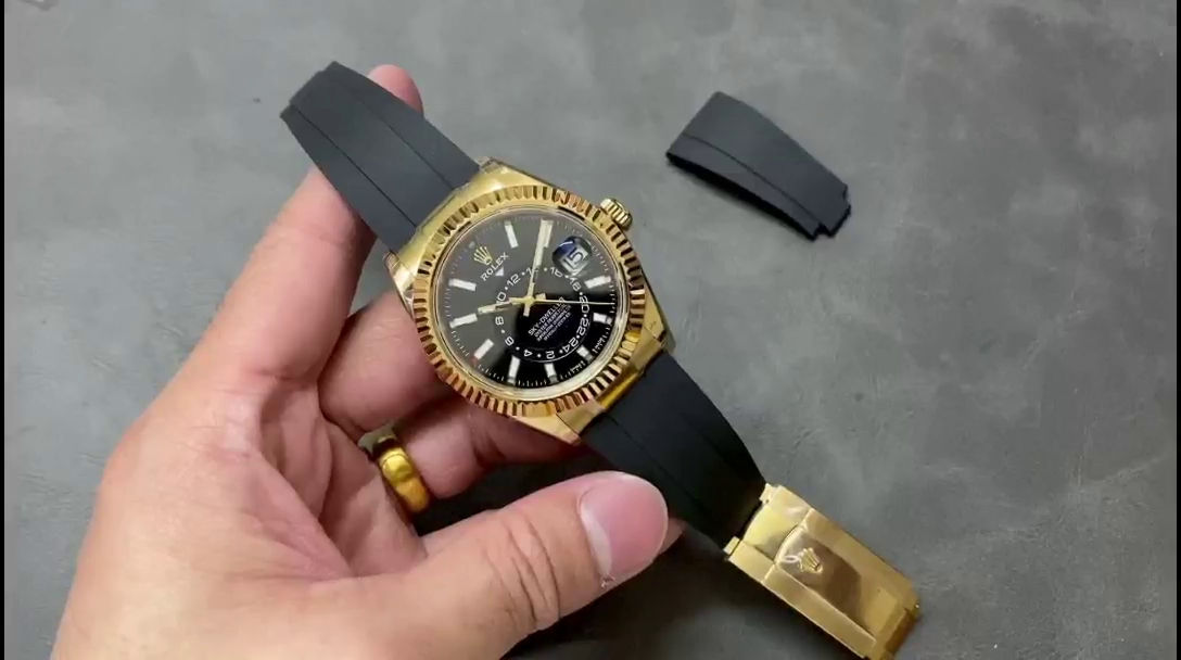 Rolex Sky Dweller m336238 0002 Yellow Gold Black Dial 42mm Mens Replica Watch - QualitySwissReplica