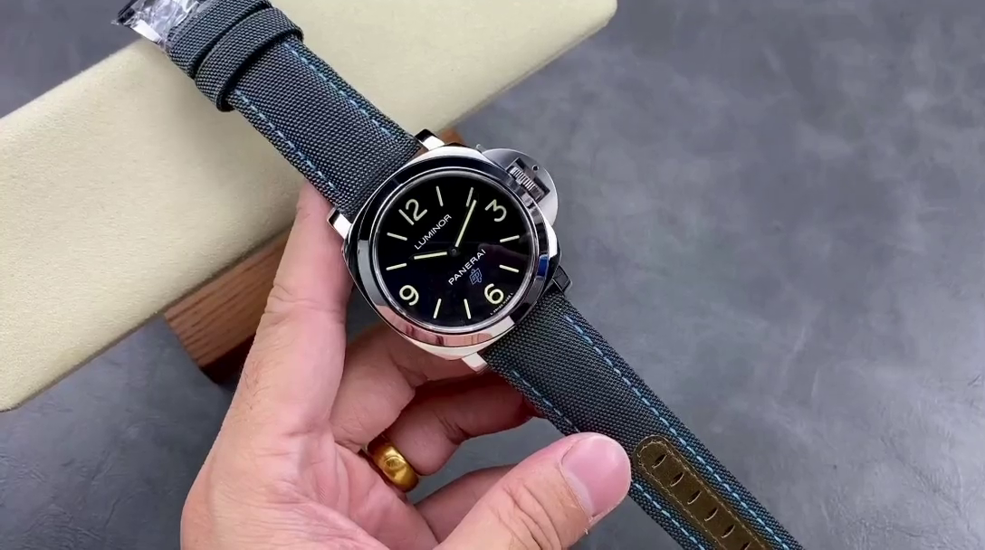 Panerai PAM00774 Luminor Base 44 3 Days 1:1 Clone Blue Logo Edition - QualitySwissReplica