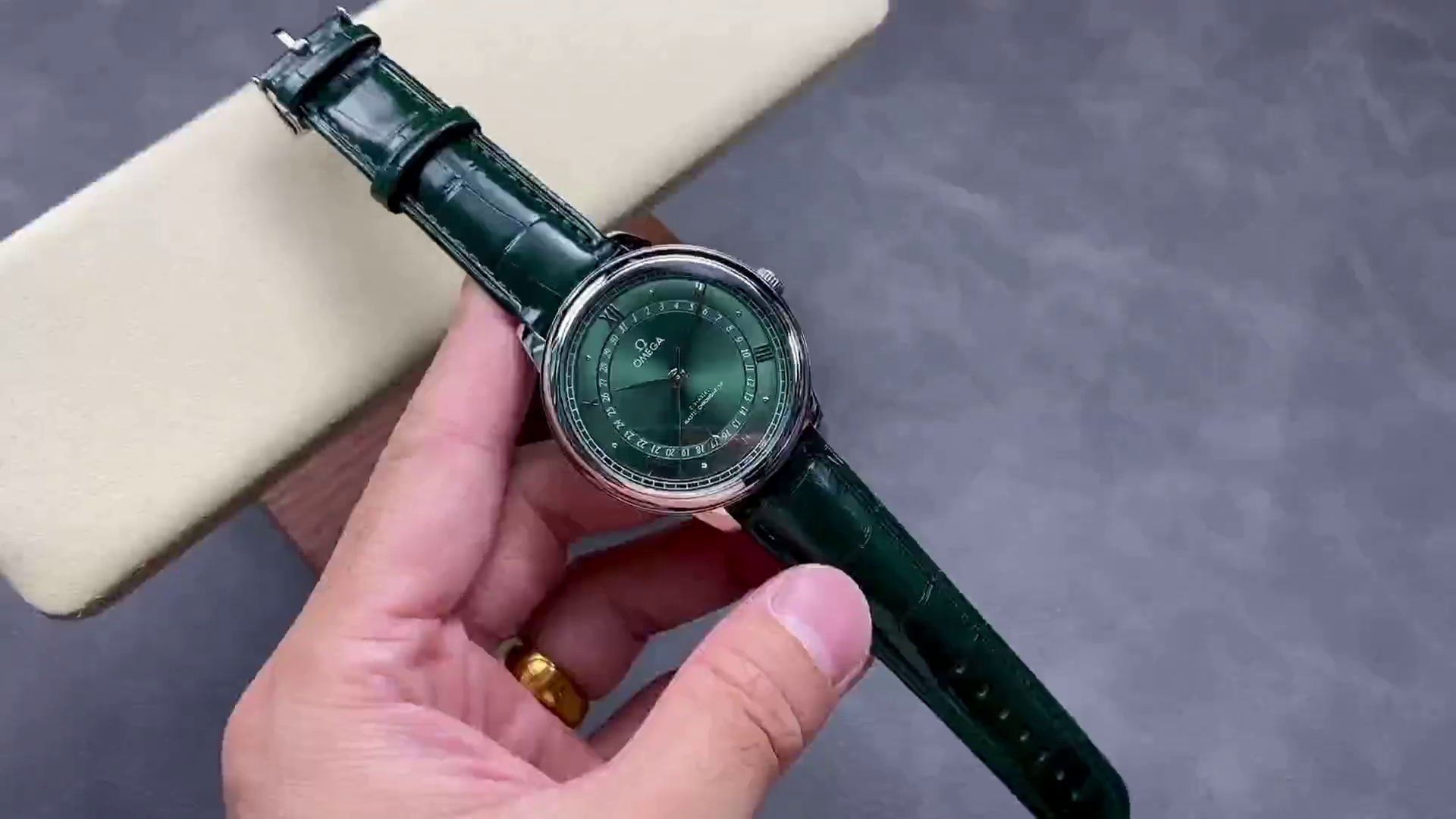 Omega De Ville Prestige Stainless Steel Bezel 434.23.42.22.10.001 42mm Clone - QualitySwissReplica