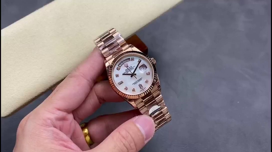 Rolex Day-Date 128235 Everose Gold MOP Dial 36MM Unisex Replica Watch - QualitySwissReplica