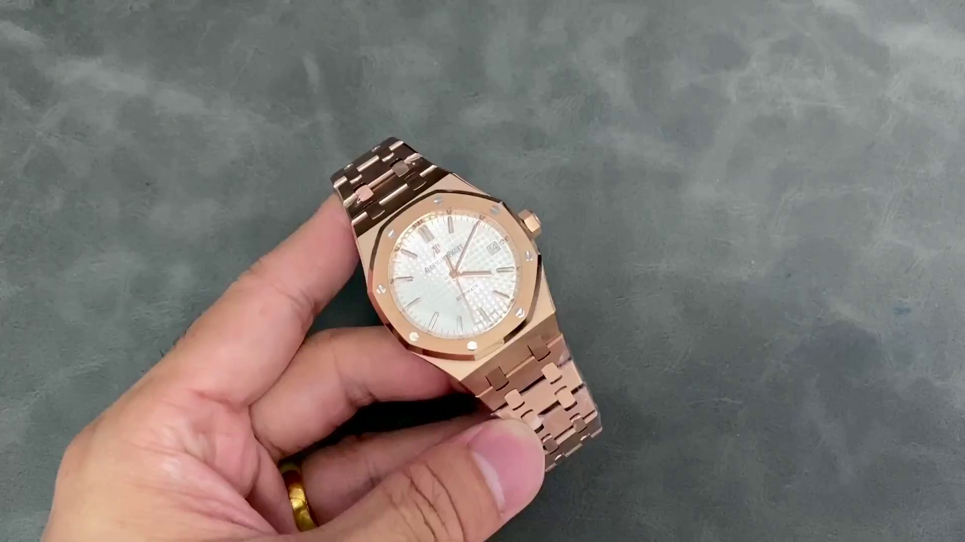 AP Royal Oak Replica Rose Gold 37mm 15450OR.OO.1256OR.01 Silver Dial - QualitySwissReplica