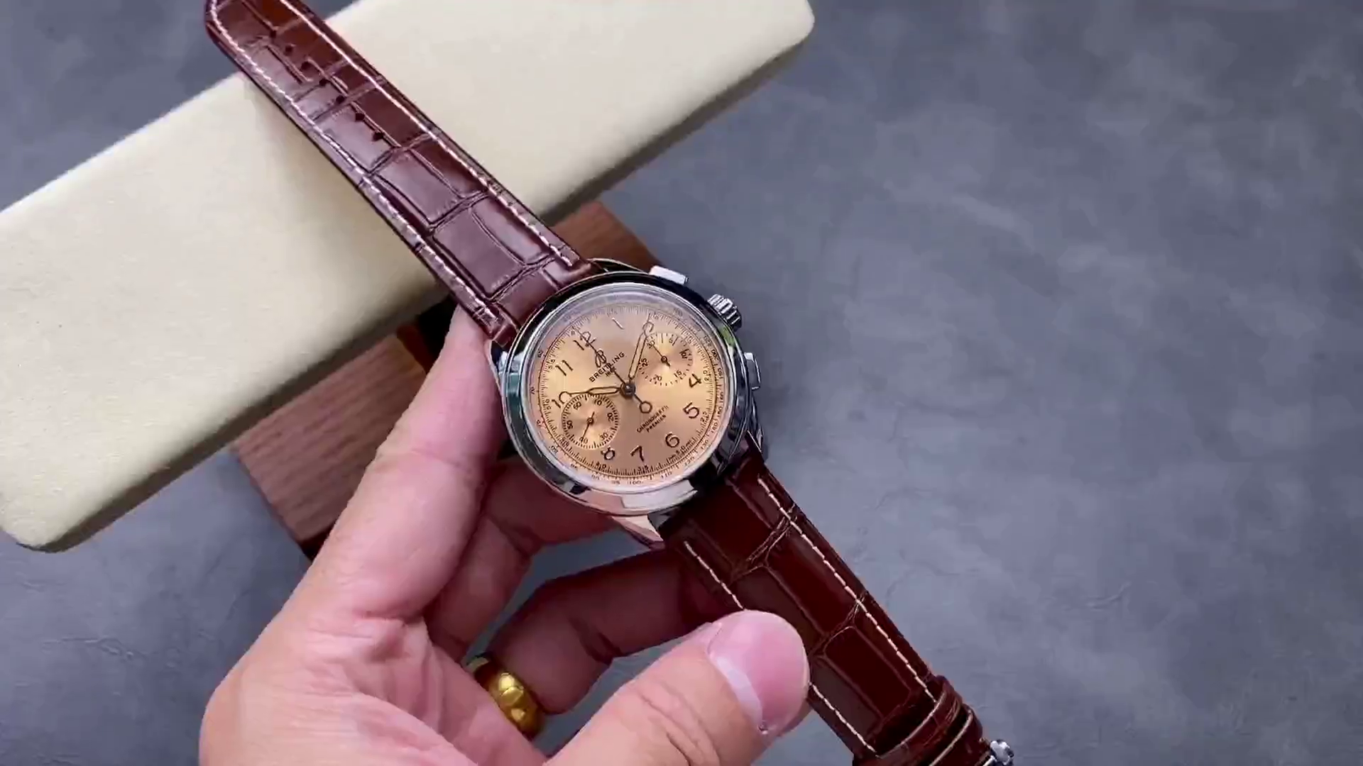 Breitling Premier B09 Chronograph 40 AB0930F51H1P1 1:1 Clone Champagne Dial - QualitySwissReplica