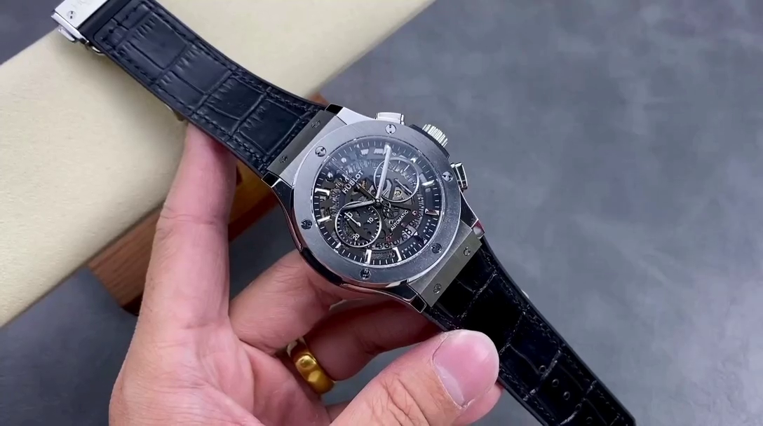 Hublot Classic Fusion 525.NX.0170.LR 45mm - QualitySwissReplica