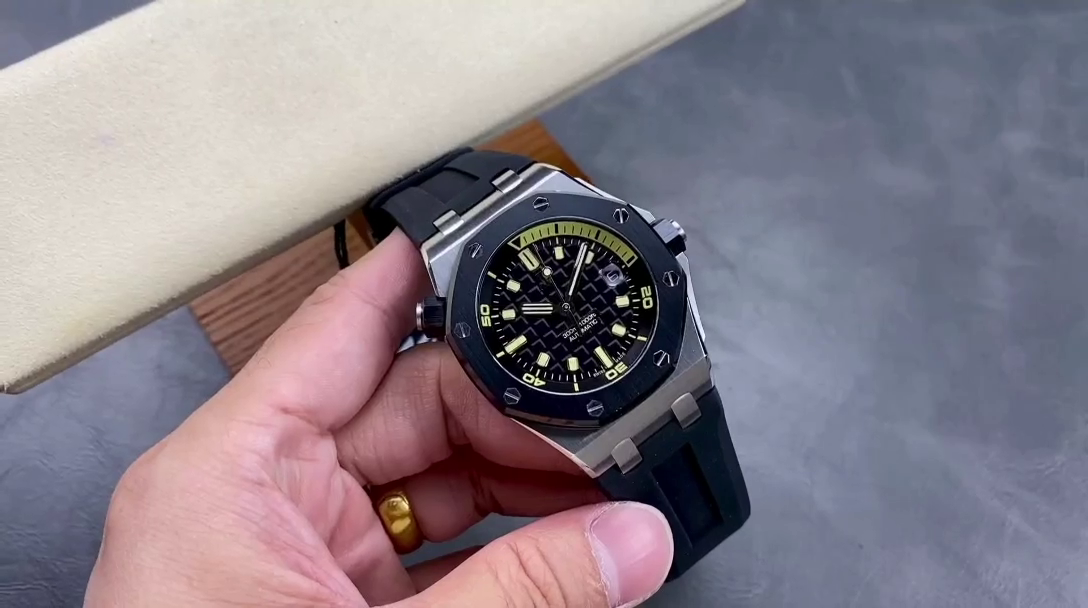 AP 15720CN.OO.A002CA.01 1:1 Clone Royal Oak Offshore Diver 42MM Black Ceramic - QualitySwissReplica