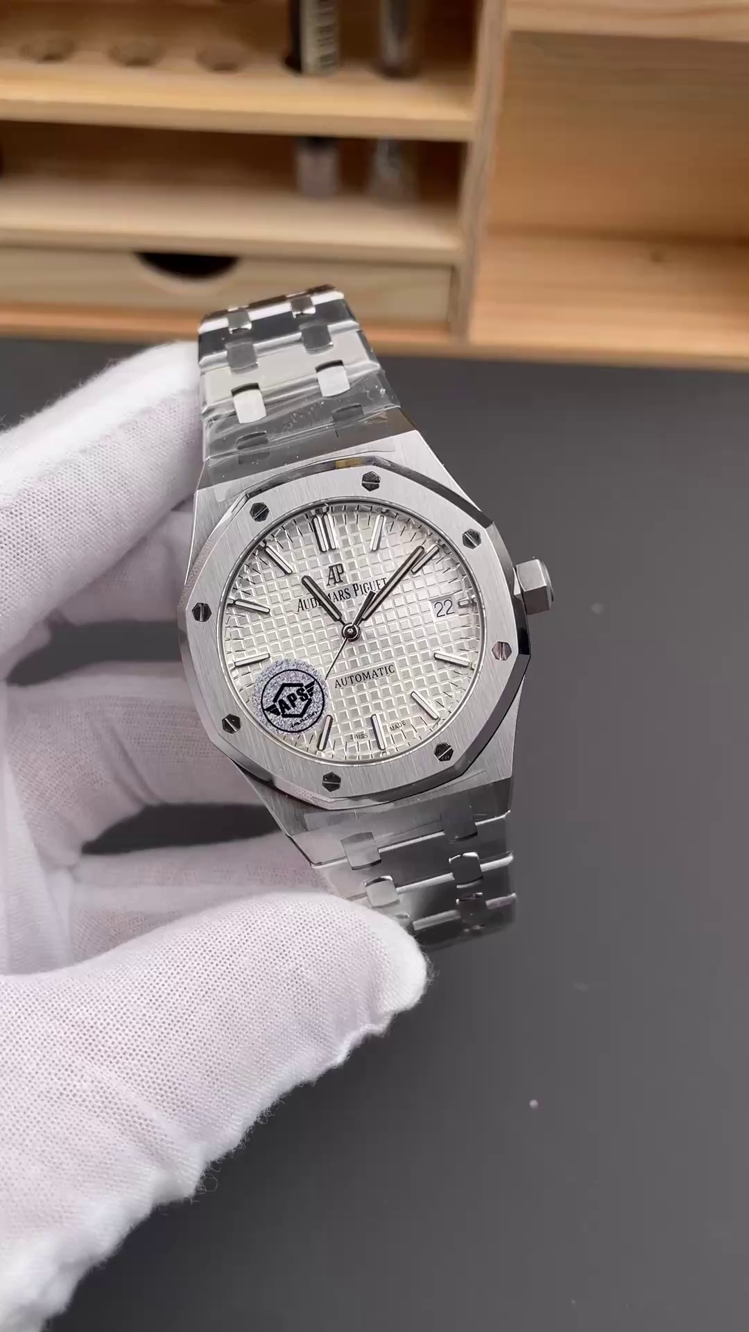 AP Royal Oak Date Watch 15450ST.OO.1256ST.01 Replica Silver Dial - QualitySwissReplica