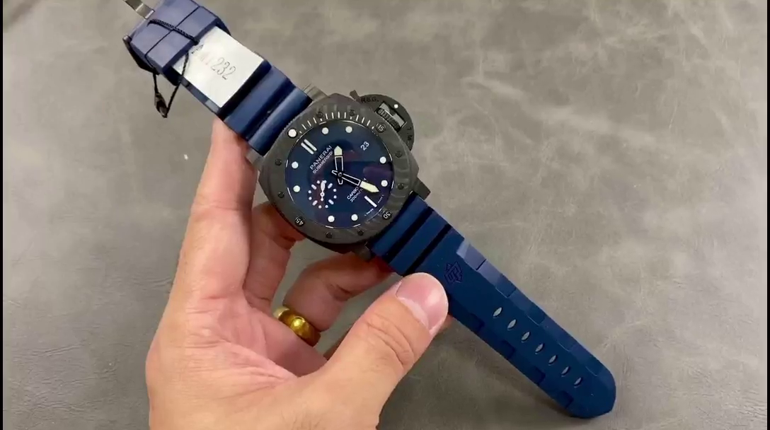 1:1 Clone Panerai PAM01232 Submersible QuarantaQuattro Carbotech Blu Abisso - QualitySwissReplica