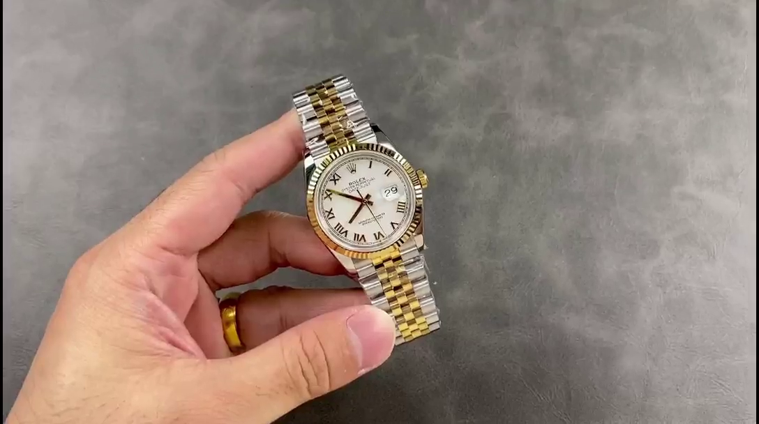 Rolex Datejust 126233 White Roman Dial Fluted Bezel 36MM Unisex Replica Watch - QualitySwissReplica