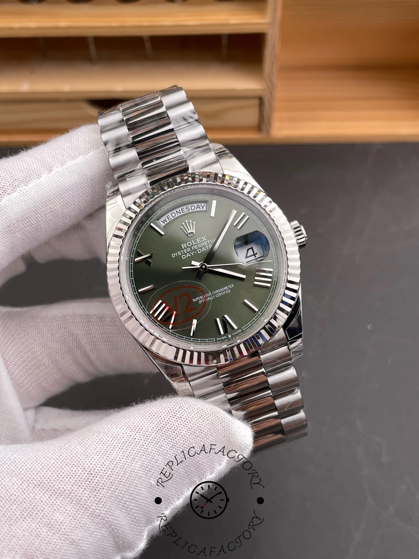 Rolex Day-Date 228239 Green Roman Dial Fluted Bezel 40mm Mens Replica Watch - QualitySwissReplica