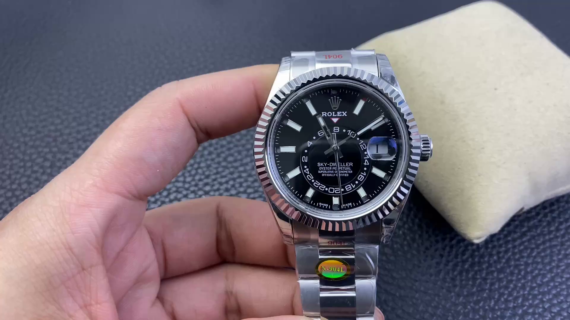 Rolex Sky Dweller 42 White Rolesor Black Dial Oyster M336934 0007 Men's Watch - QualitySwissReplica
