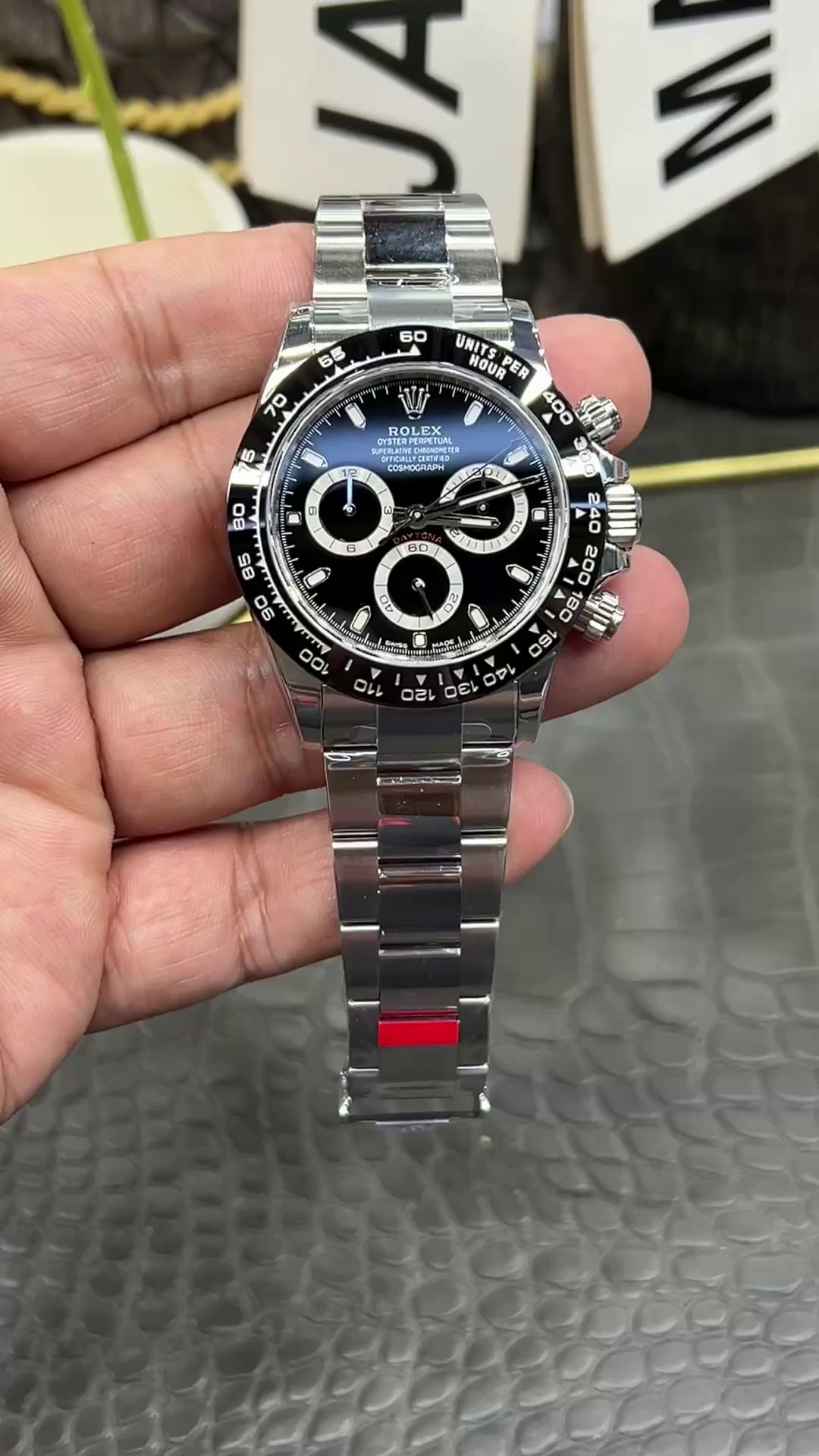 Rolex Daytona 116520 Stainless Steel Case Black Dial 40MM Mens Replica Watch - QualitySwissReplica
