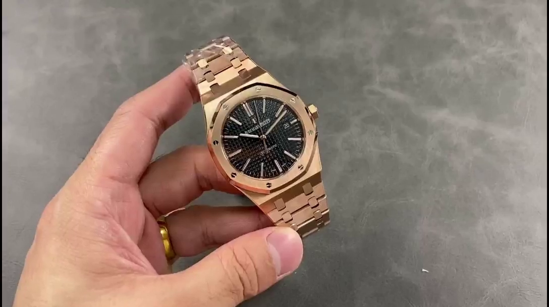 AP Royal Oak 15400OR.OO.1220OR.01 41MM Black Dial Replica Rose Gold Bracelet - QualitySwissReplica