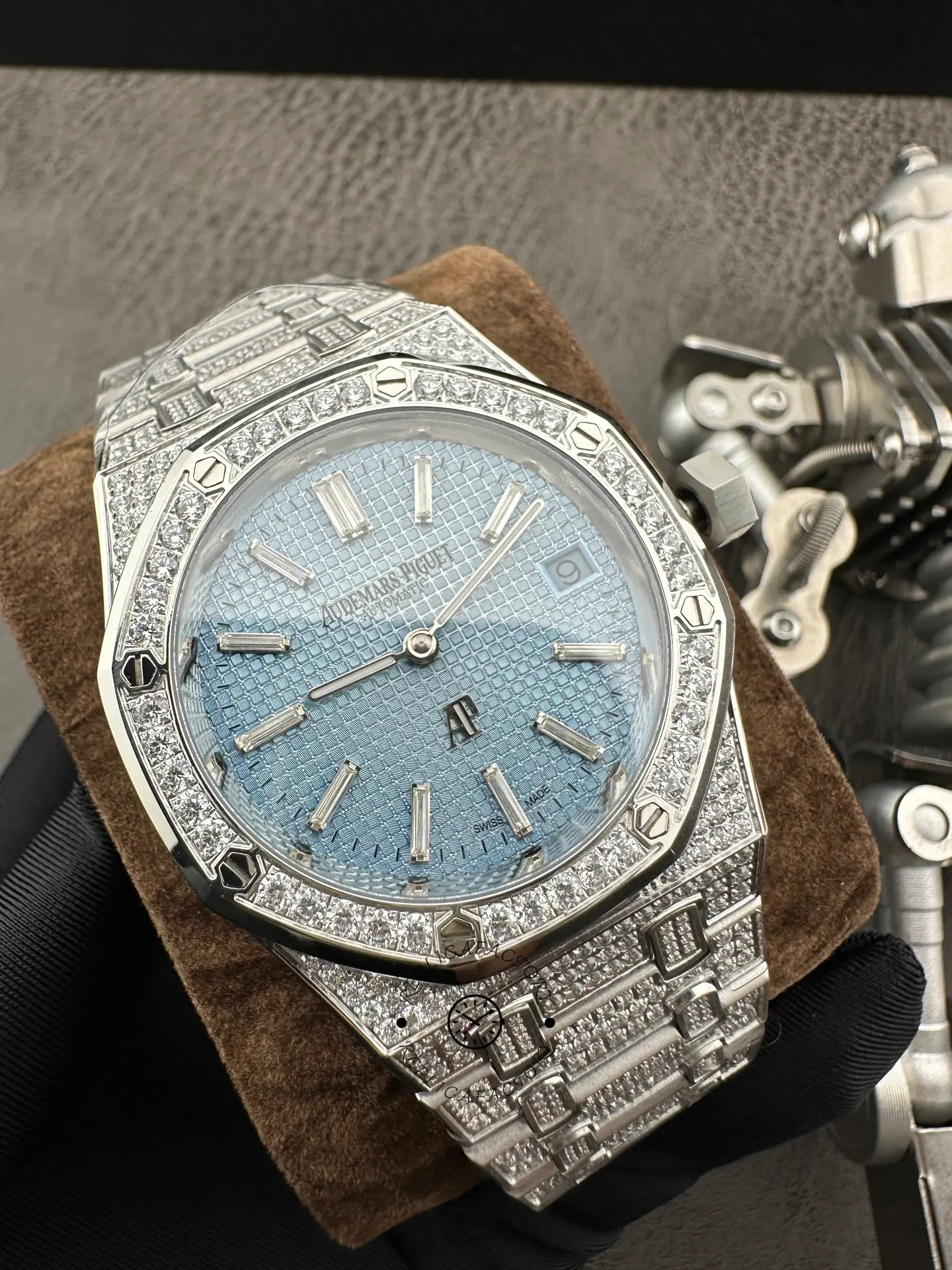 AP Royal Oak Offshore 15202BC.ZZ.1241BC.02 Replica 39 Ice Blue Dial - QualitySwissReplica