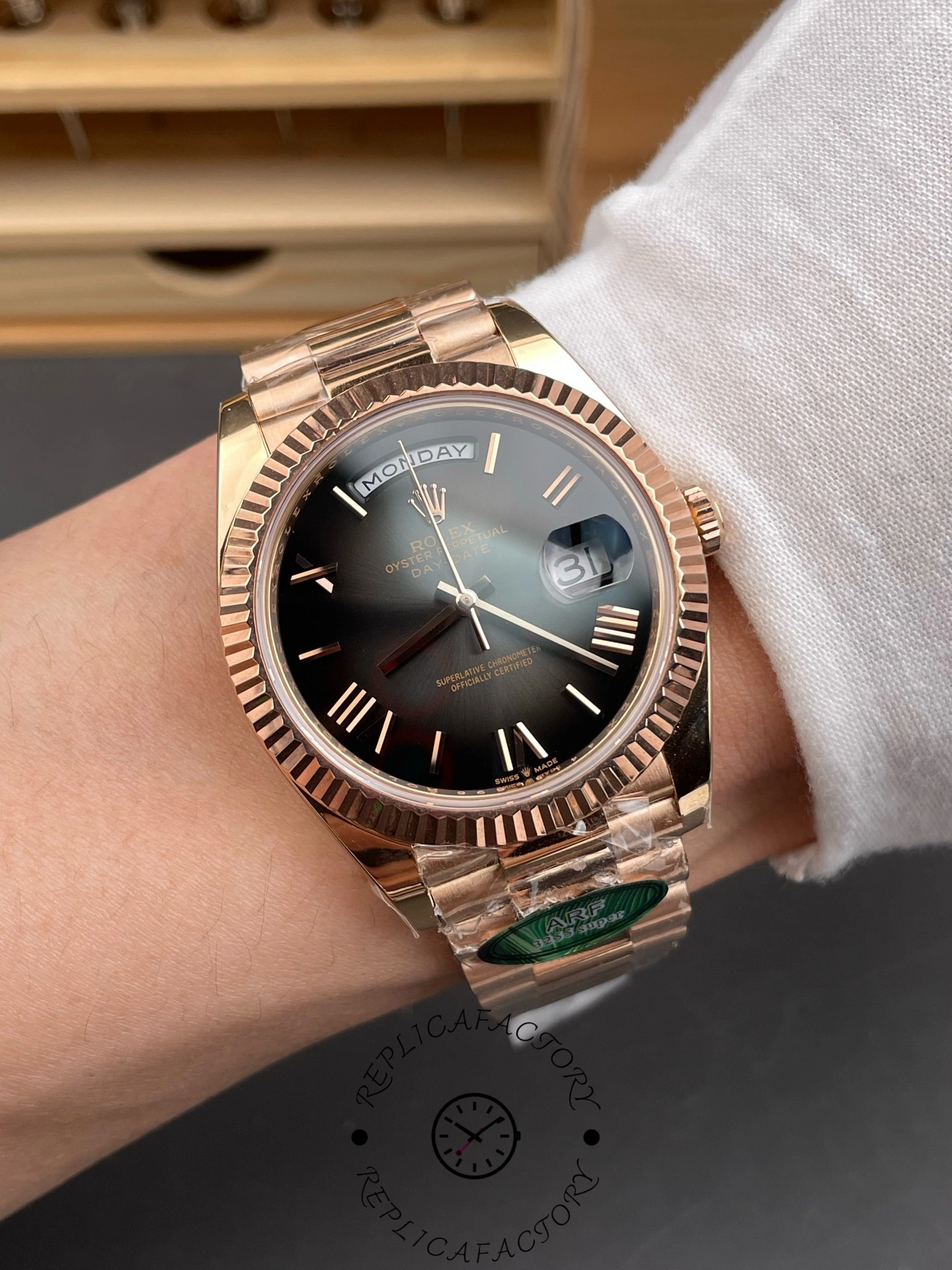 Rolex Day Date in 18 ct Everose Gold M228235 0055 40mm - QualitySwissReplica