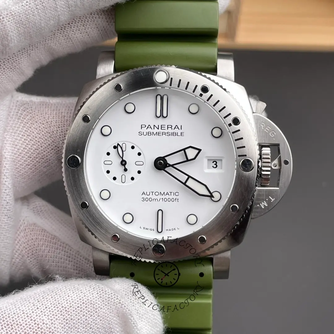 Panerai Luminor Submersible 300M PAM01226 QuarantaQuattro Bianco Replica - QualitySwissReplica