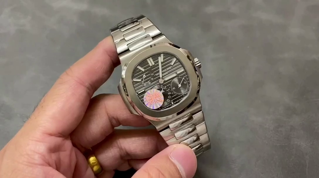 Patek Philippe Nautilus Moon Phase Stainless Steel  5712 1A 001 40mm - QualitySwissReplica