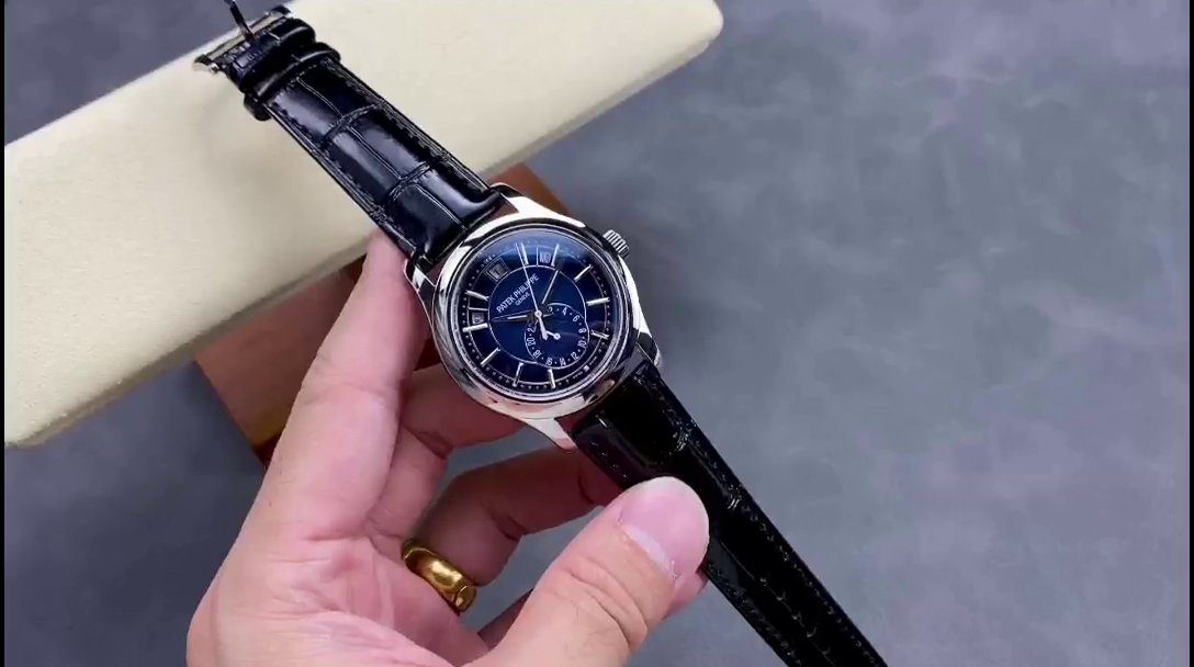 Replica Patek Philippe Complications Annual Calendar White Gold 5205G 013 40mm Mens Watch - QualitySwissReplica