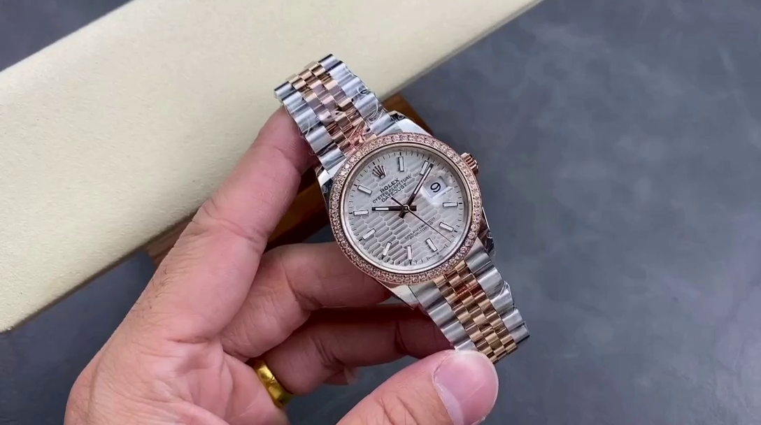Rolex Datejust 36 Steel & Everose Gold Silver Fluted-Motif Dial Diamond Bezel M126281RBR 0021 Women's Watch - QualitySwissReplica