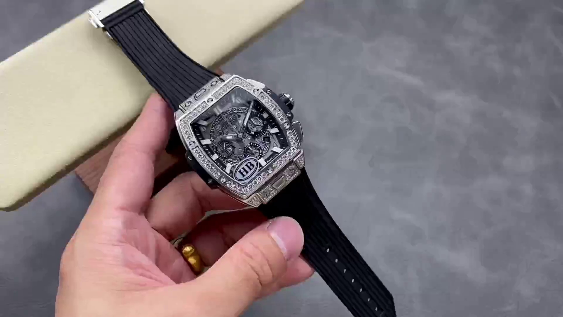 Hublot Spirit of Big Bang Titanium Pavé 42 mm 642.NX.0170.RX.1704 - QualitySwissReplica