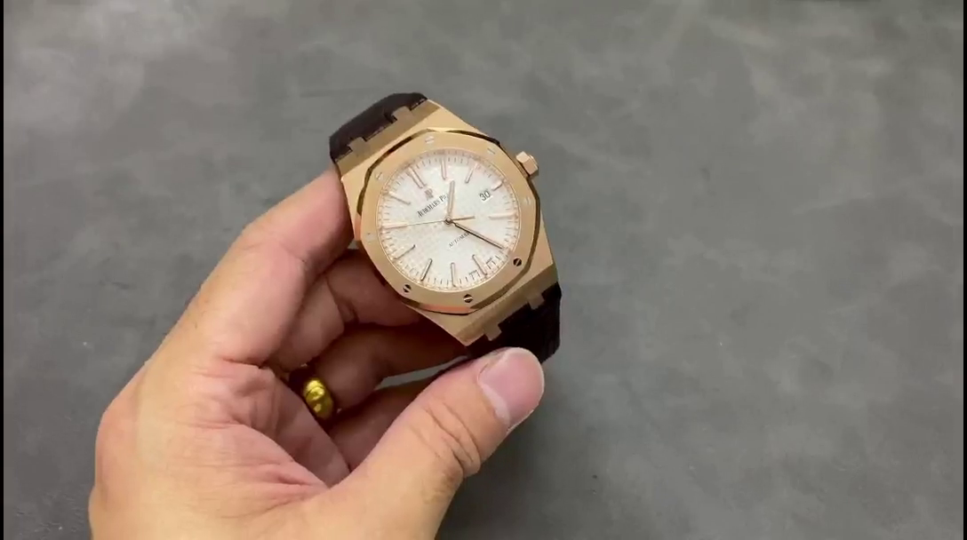 AP Royal Oak 1:1 Clone 41 Jumbo 15400OR.OO.D088CR.01 Leather Strap - QualitySwissReplica