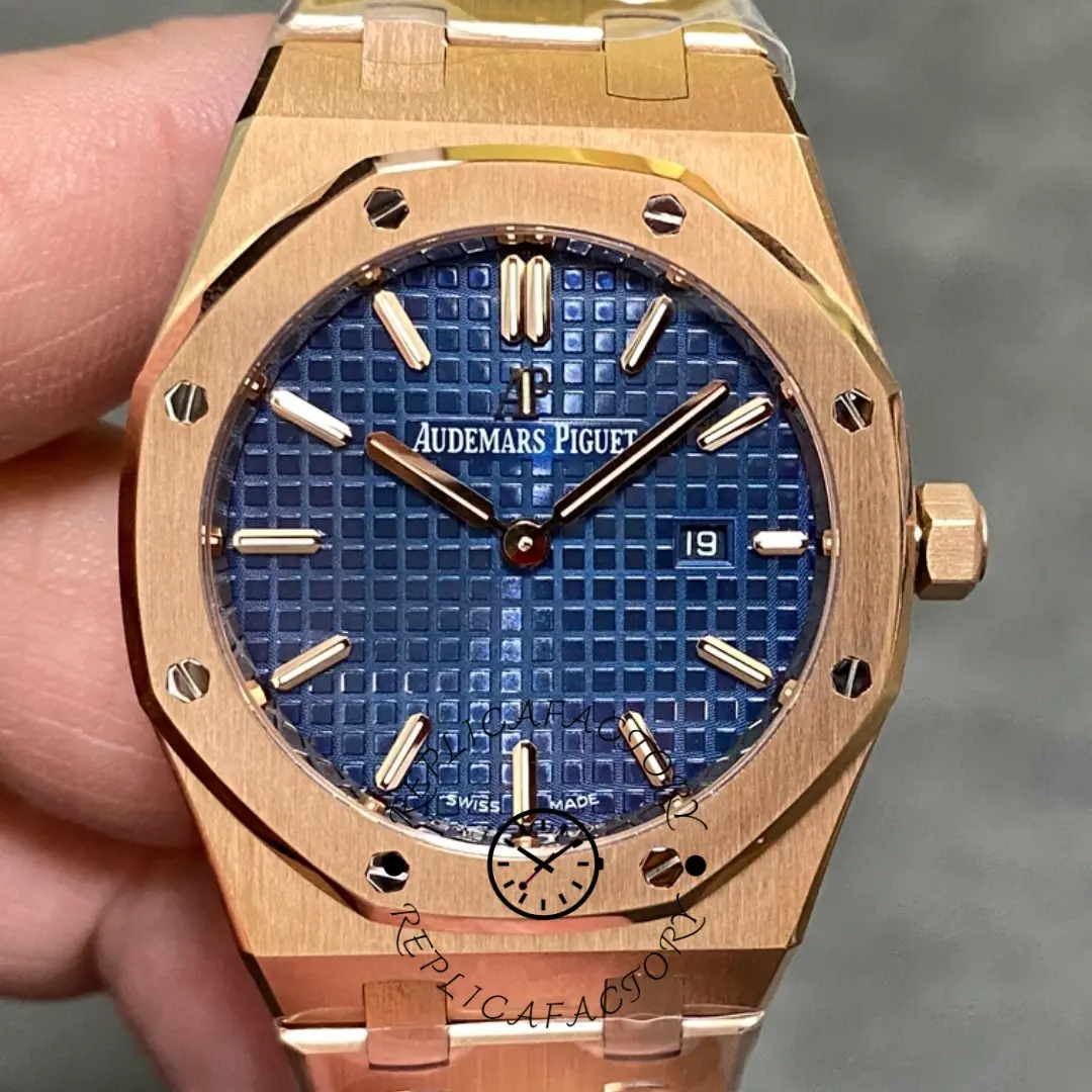 Replica AP Royal Oak 41 Automatic Blue Dial 15500OR.OO.1220OR.01 - QualitySwissReplica