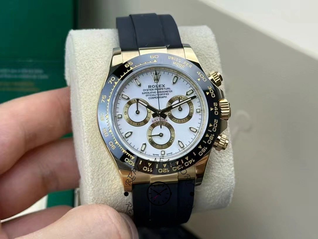 Rolex Cosmograph Daytona 116518LN White Dial Black Rubber Strap 40mm Mens Replica Watch - QualitySwissReplica