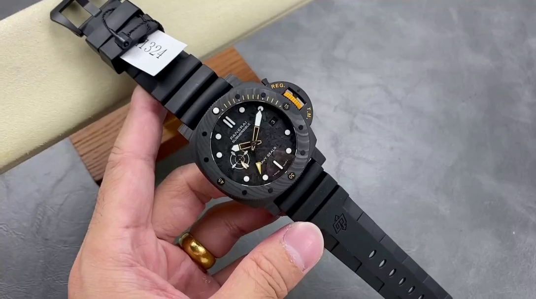 Panerai PAM01324 Submersible 1:1 Clone GMT Navy Seals Carbon Diver Watch - QualitySwissReplica