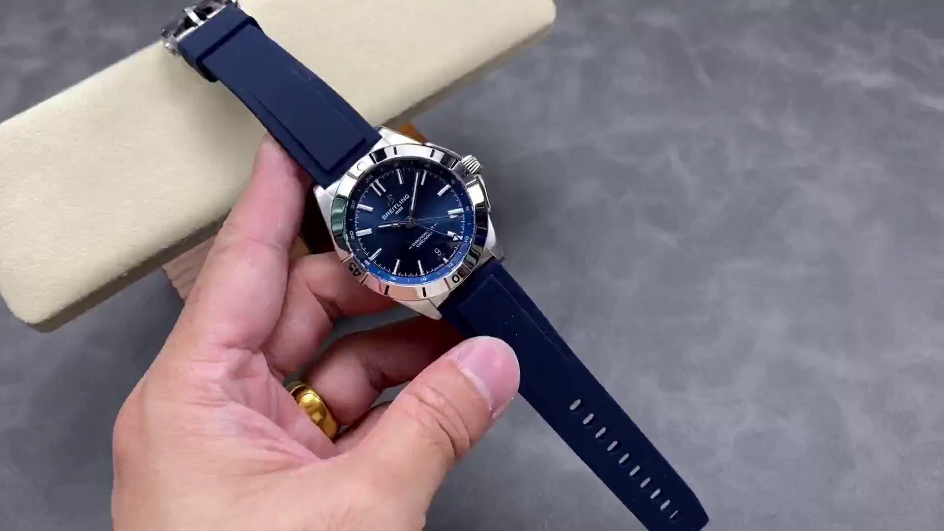 Breitling Chronomat GMT Blue Pointer A32398101C1A1 Replica - QualitySwissReplica