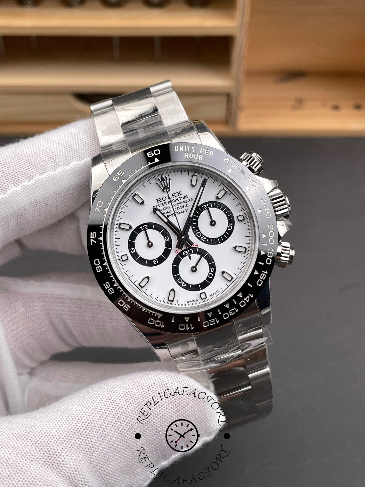 Rolex Cosmograph Daytona 116500LN-0001 Stainless Steel White Dial 40mm Mens Replica Watch - QualitySwissReplica