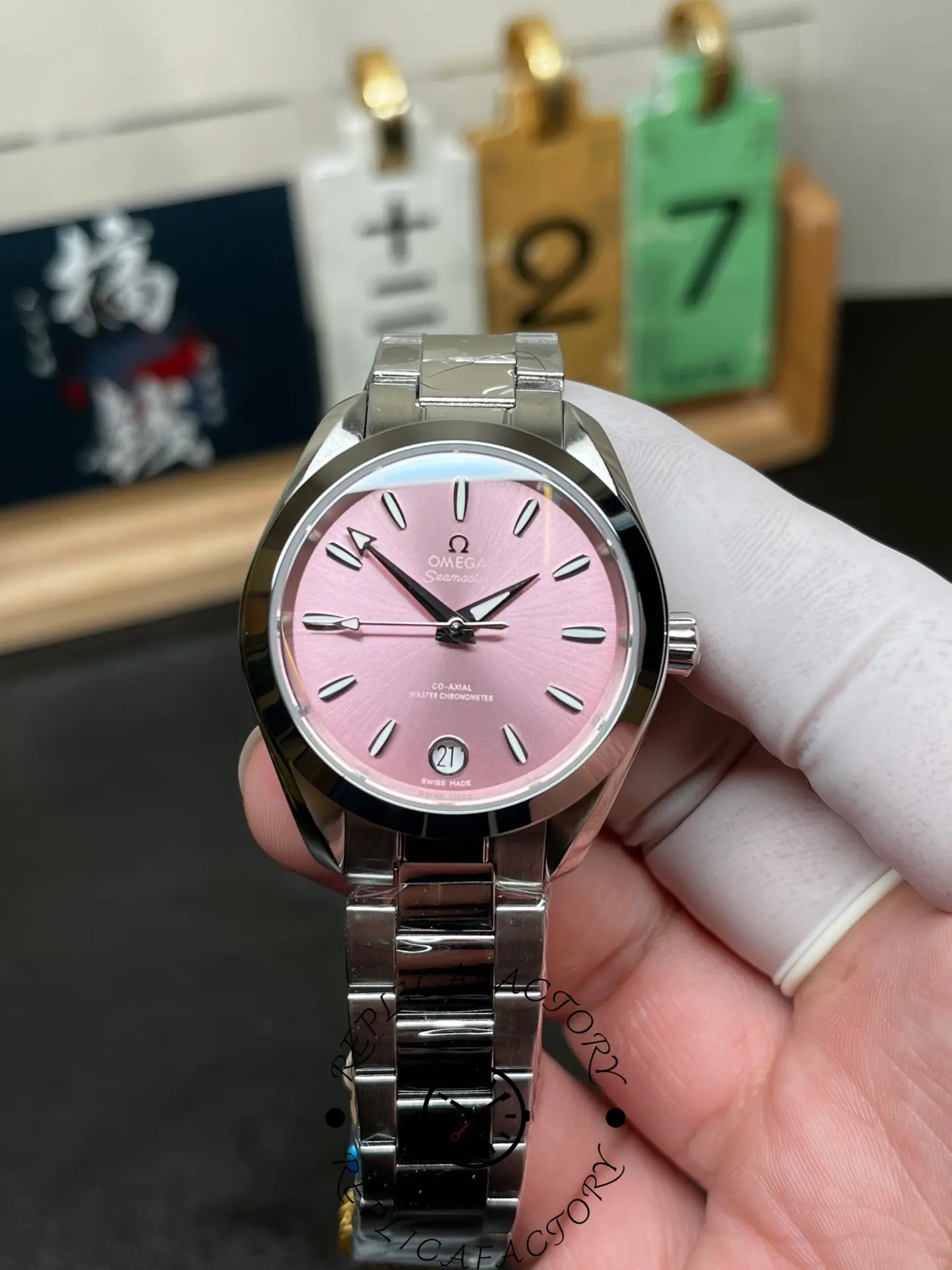 Clone Aqua Terra Steel Pink Dial 34mm 220.10.34.20.10.003 - QualitySwissReplica