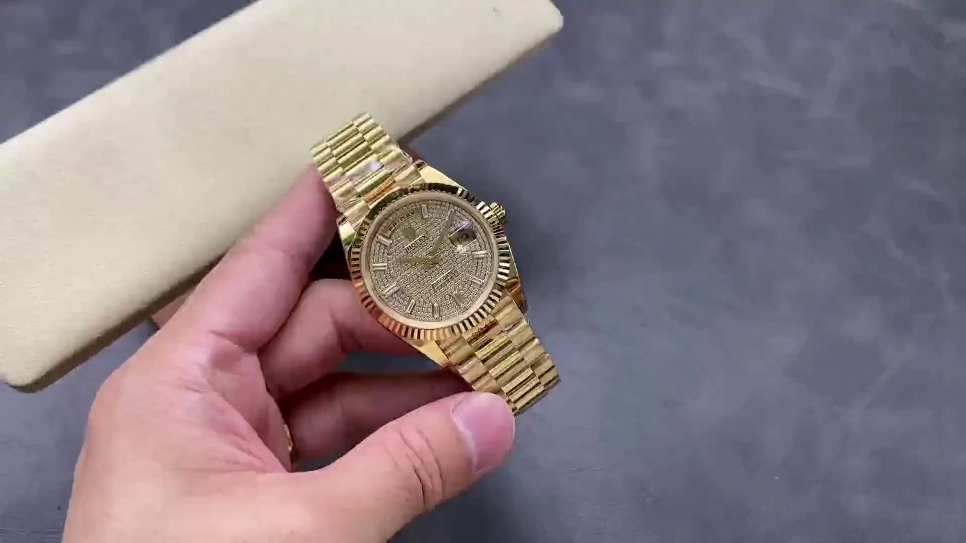 Rolex Day Date 40 Yellow Gold Pave Diamond Dial M228238 0054 Men's Watch - QualitySwissReplica