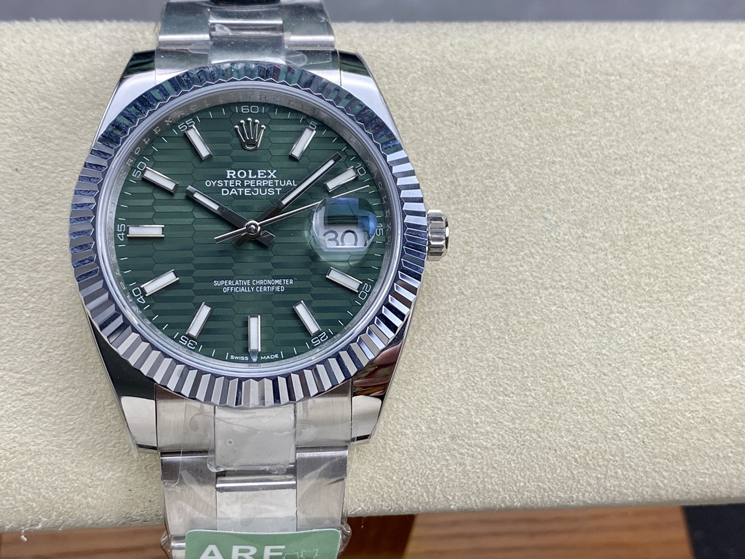 Rolex Datejust 126334 0029 Fluted Bezel Green Motif Dial 41MM Mens Replica Watch - QualitySwissReplica