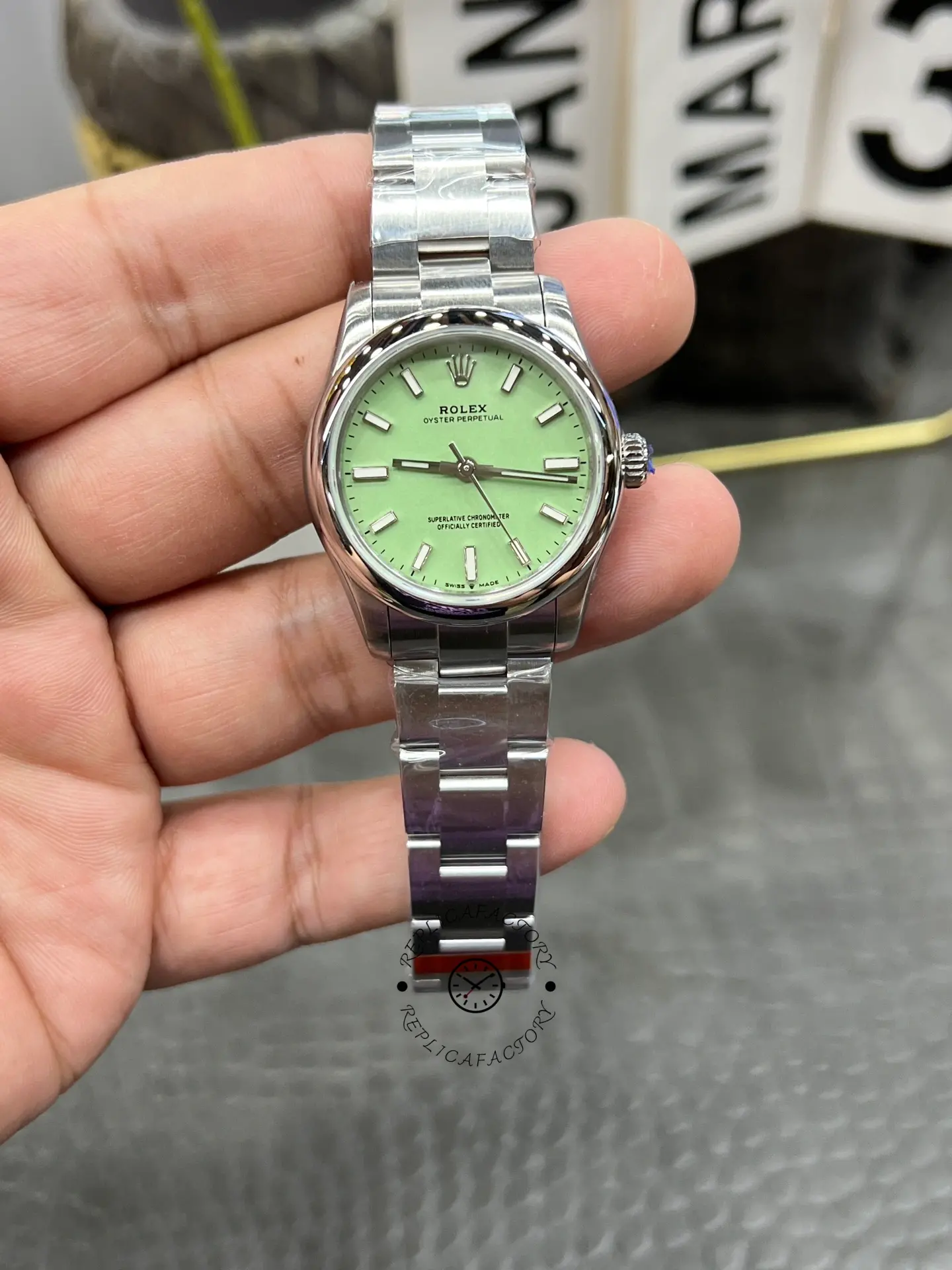 Rolex Oyster Perpetual Replica 31mm 277200-0012 Pistachio-Green Dial - QualitySwissReplica