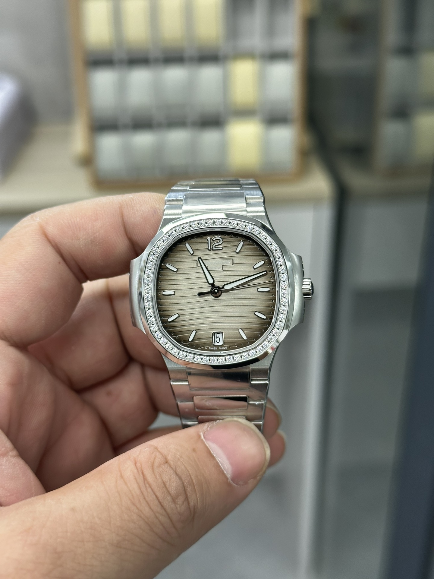 Patek Philippe Nautilus Automatic Diamond Grey Dial 7118 1200A 011 35.2mm - QualitySwissReplica