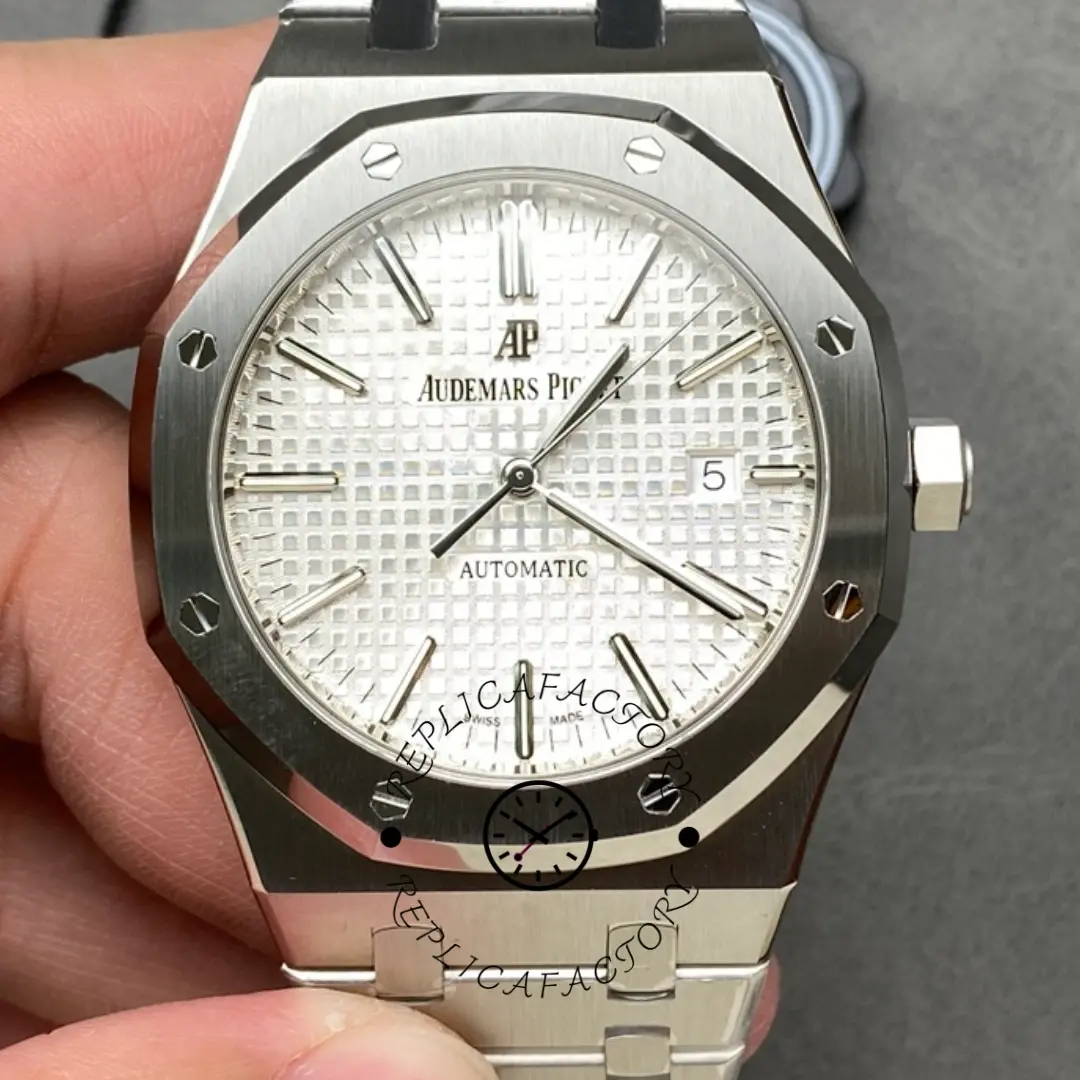 AP 15400ST.OO.1220ST.02 Royal Oak 41mm Silver Dial Replica Mens Watch - QualitySwissReplica