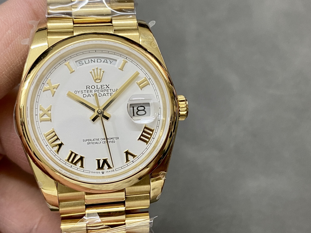 Rolex Day-Date 118208 Yellow Gold White Dial Roman Numeral 36mm Unisex Replica Watch - QualitySwissReplica