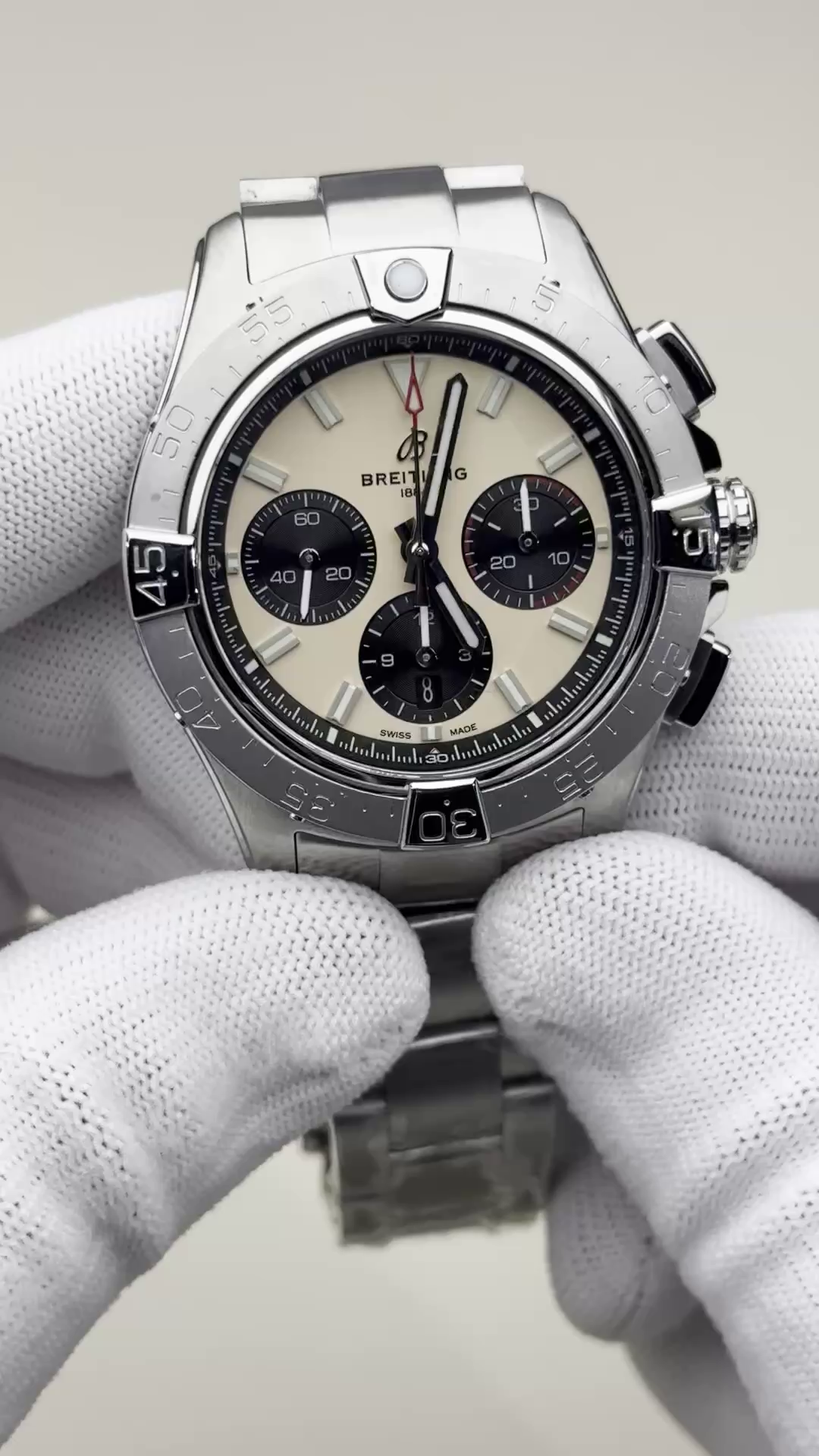 Replica Breitling Avenger B01 Chronograph Auto 44mm Beige Dial Watch AB0147101A1A1 - QualitySwissReplica