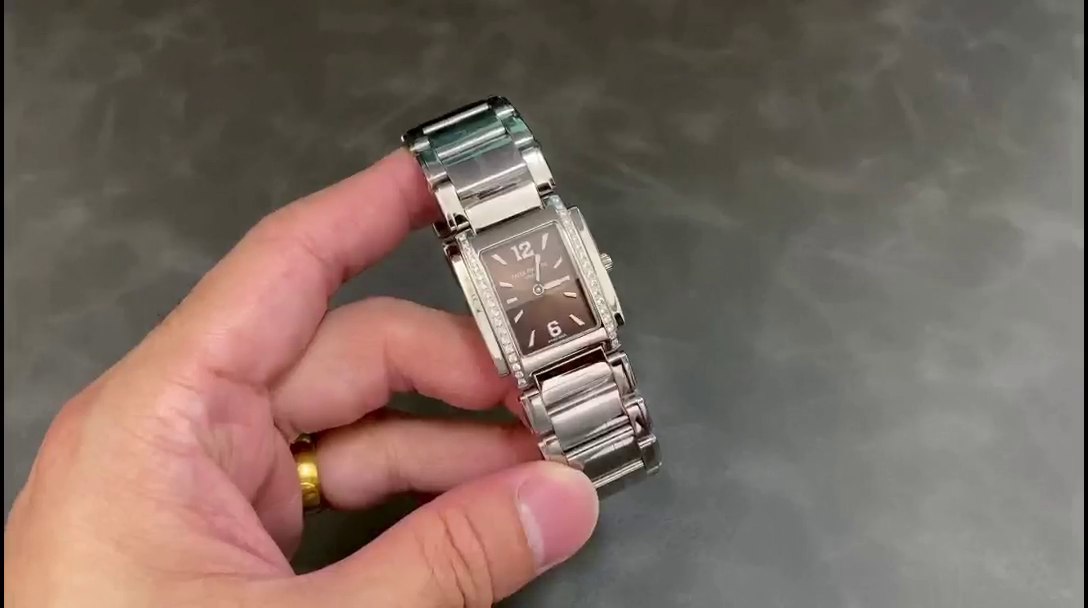 Patek Philippe Twenty-4 4910 1200A 010 Ladies Quartz 25x30mm - QualitySwissReplica