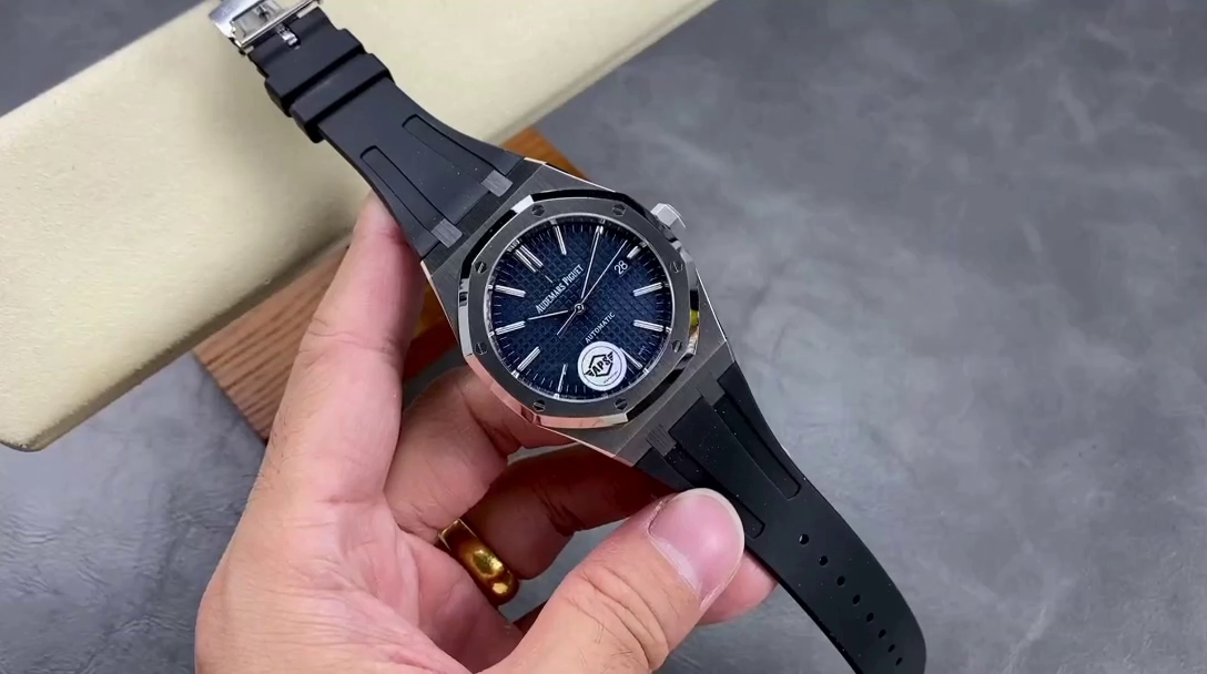 AP Royal Oak 15400ST.OO.1220ST.03 Blue Dial 1:1 Clone Black Rubber Strap - QualitySwissReplica
