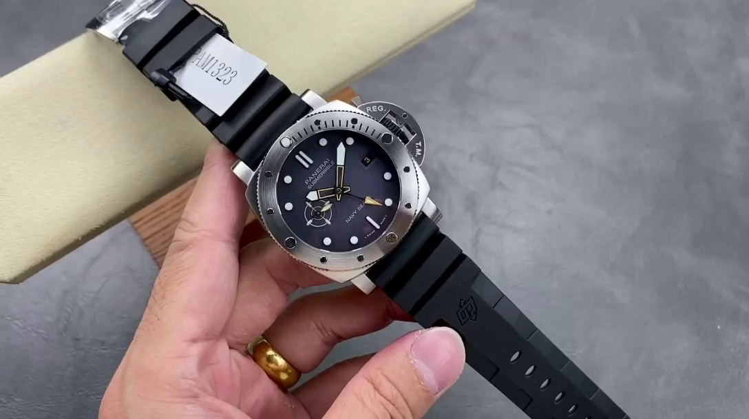 Panerai Submersible PAM01323 Navy SEALs 1:1 Clone Steel 44mm GMT - QualitySwissReplica