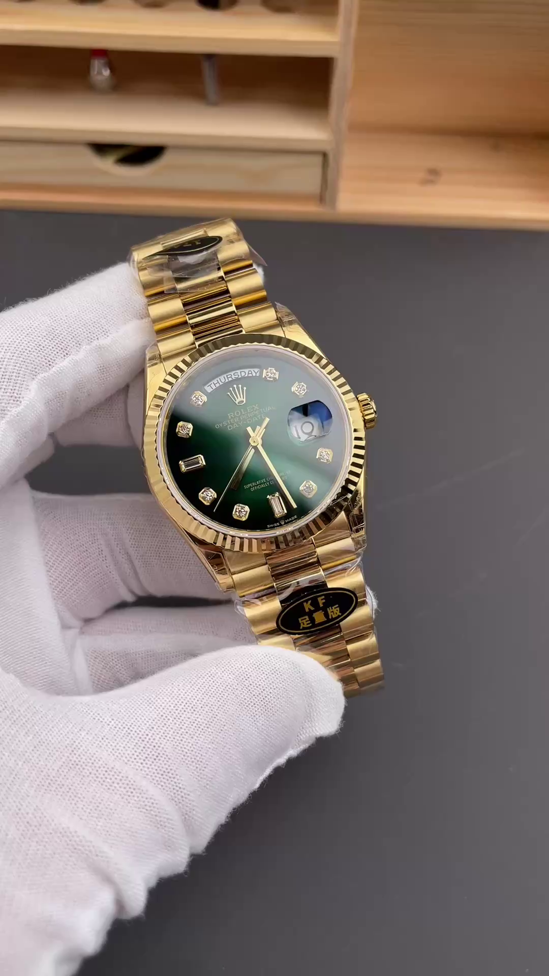 Rolex Day-Date 128238 Fluted Bezel Green Diamond Dial 36MM Unisex Replica Watch - QualitySwissReplica