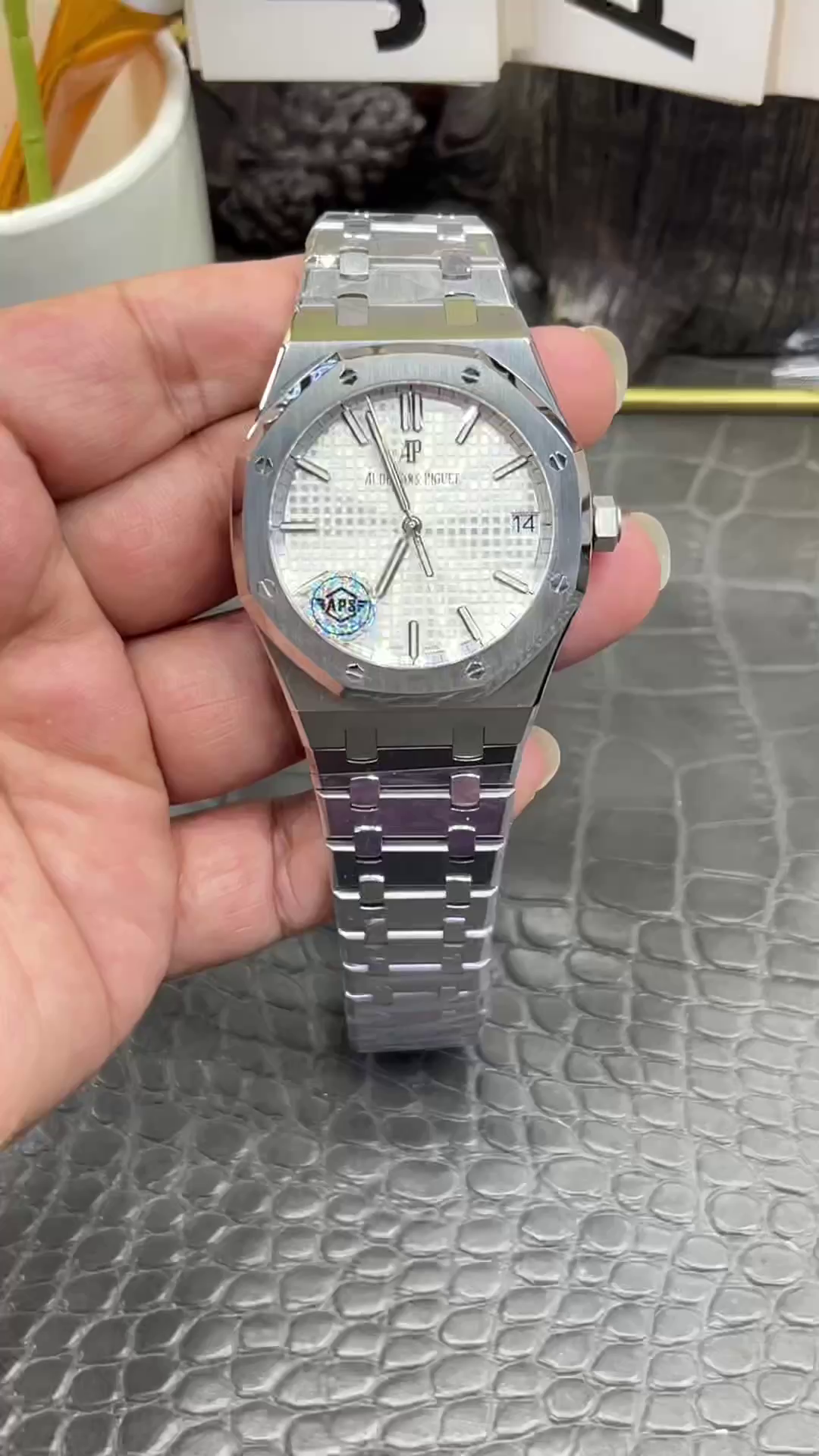 AP Royal Oak 41MM 15500ST.OO.1220ST.04 Replica Automatic 4302 - QualitySwissReplica