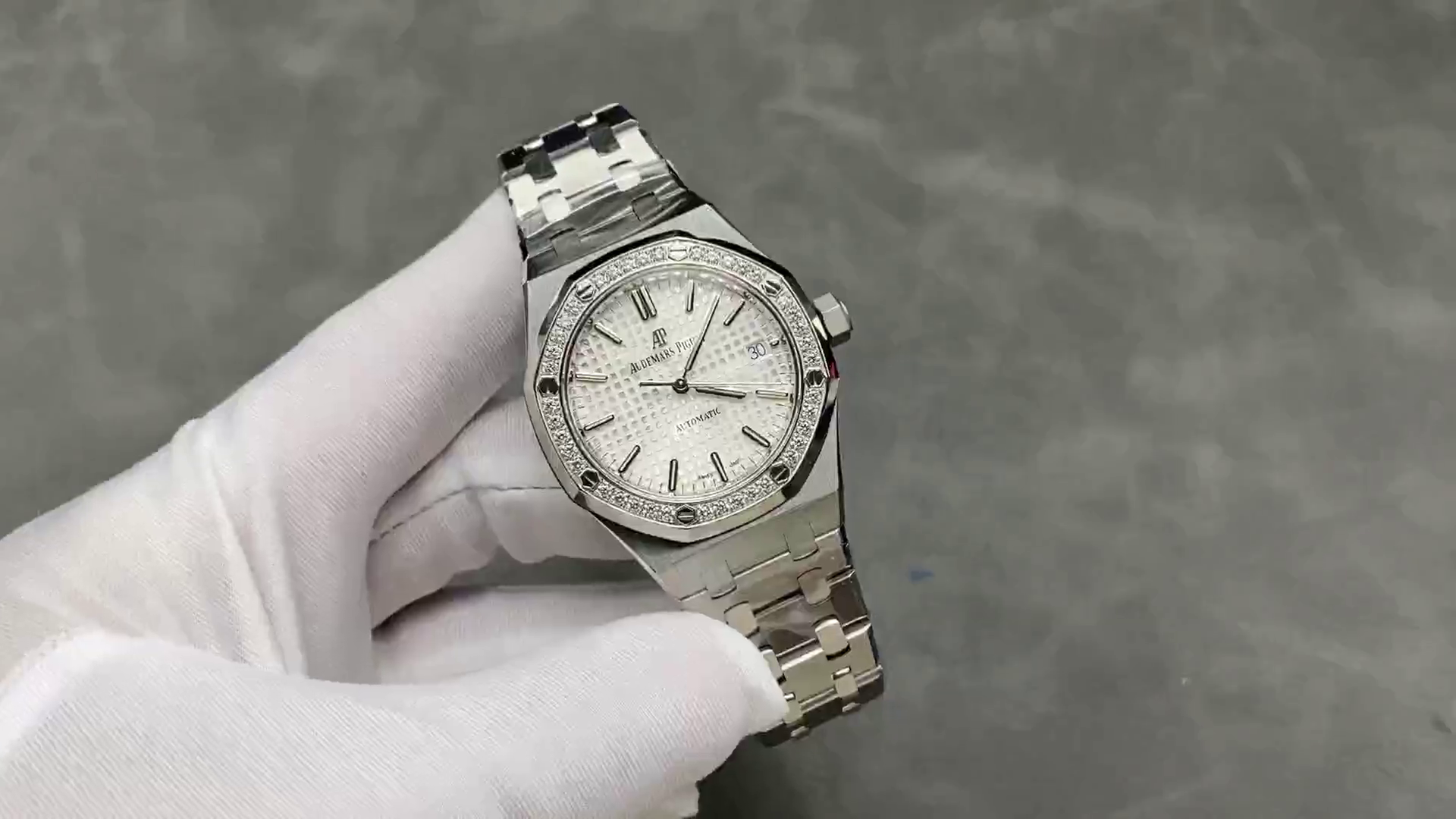 AP Royal Oak 37 Diamond-Set 15451ST.OO.1256ST.01 Automatic 1:1 Clone - QualitySwissReplica