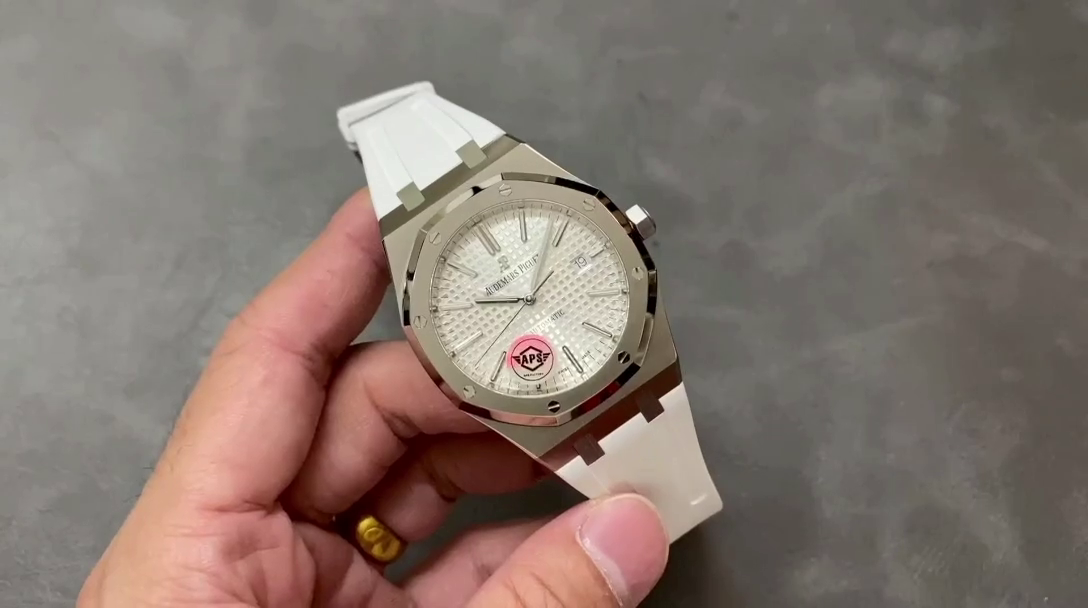 AP Replica Royal Oak Selfwinding 15400ST.OO.1220ST.02 41 Silver Dial - QualitySwissReplica