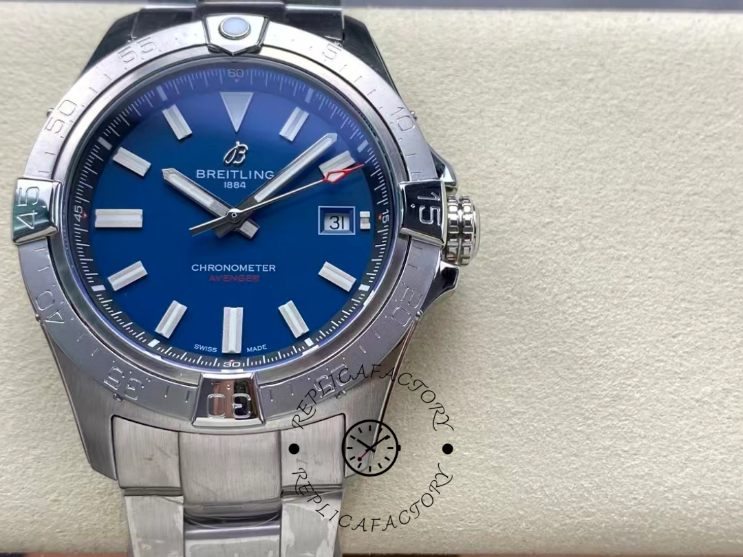 Breitling Avenger Automatic 42mm A17328101C1A1 Replica - QualitySwissReplica