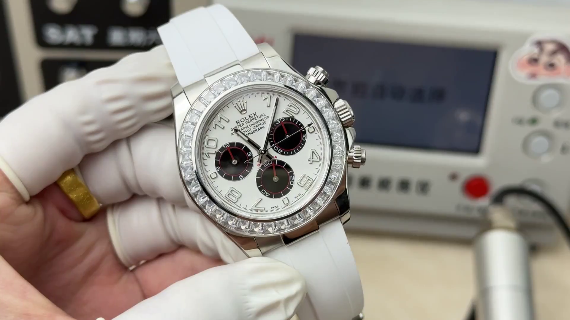 Rolex Daytona White Dial Rubber Strap 116519 Diamond Edition - QualitySwissReplica